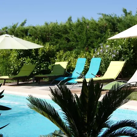 Holiday home Le Mas Des Roses Goudargues